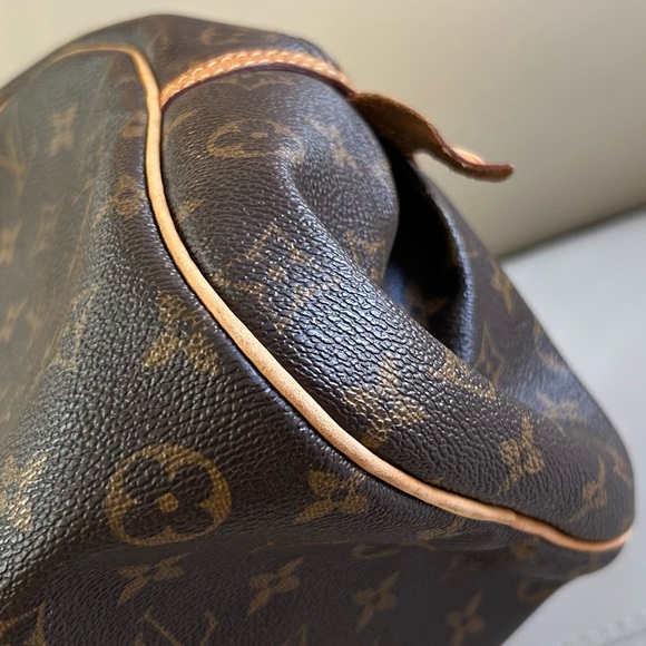 Authentic Louis Vuitton Montorgueil GM - Picture 9 of 15